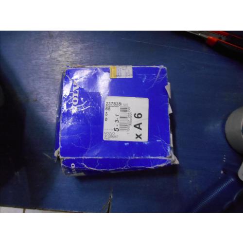 Замок крышки багажника VOLVO V50 2004>, остались следы установки